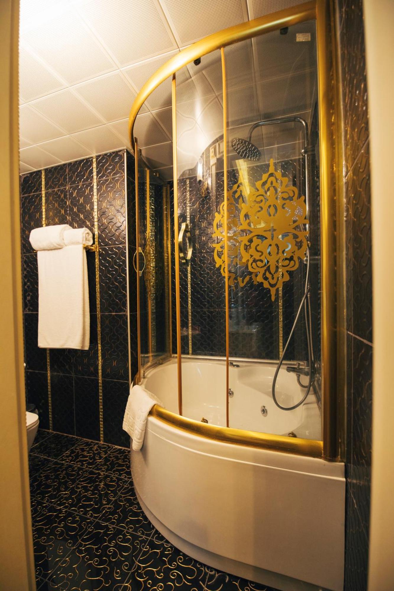 Royal Mersin Otel ภายนอก รูปภาพ